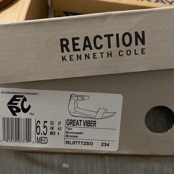 Kenneth Cole viber wedge sandal - Picture 8 of 8